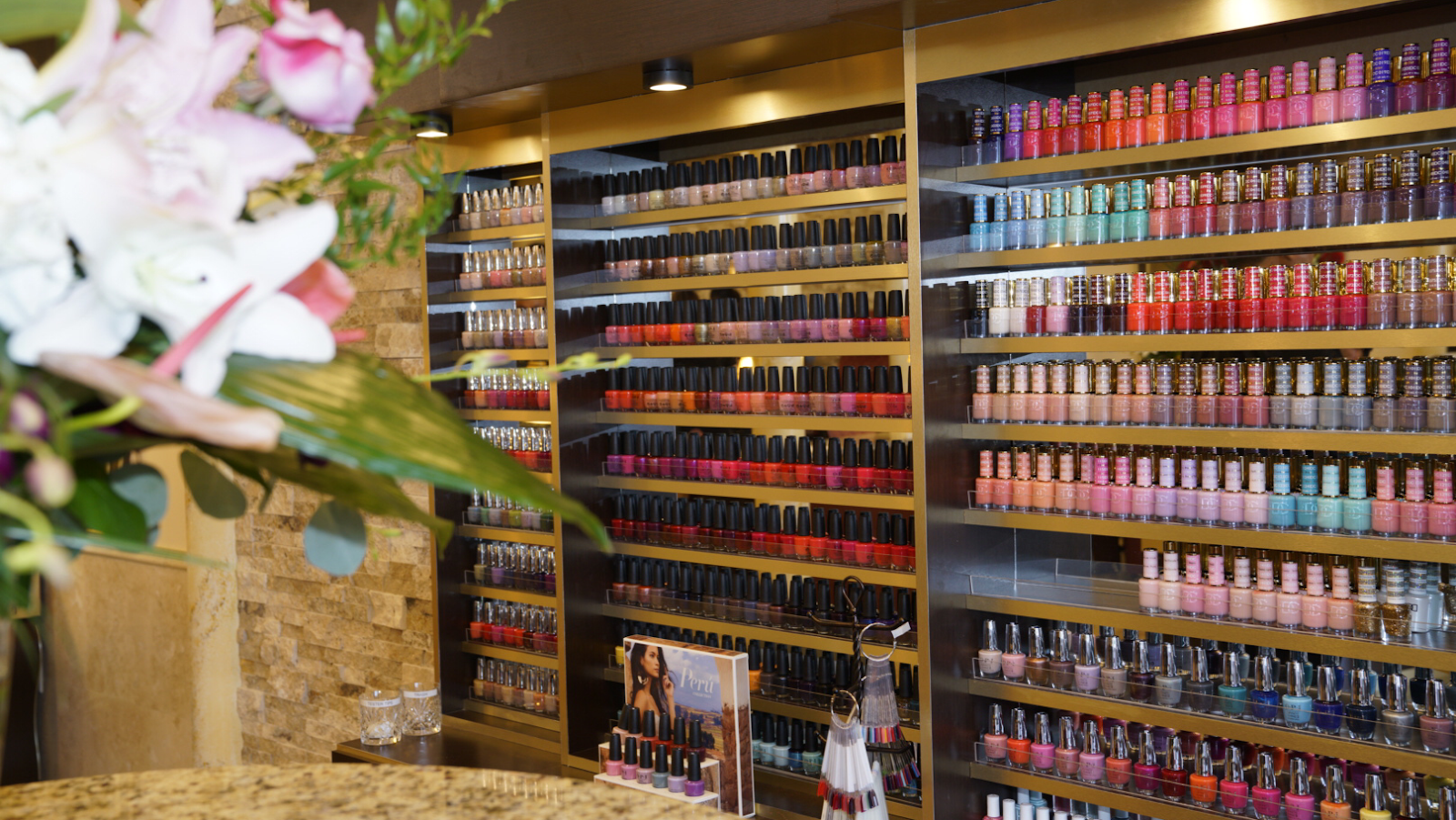 Anthony Vince Nail Spa logo